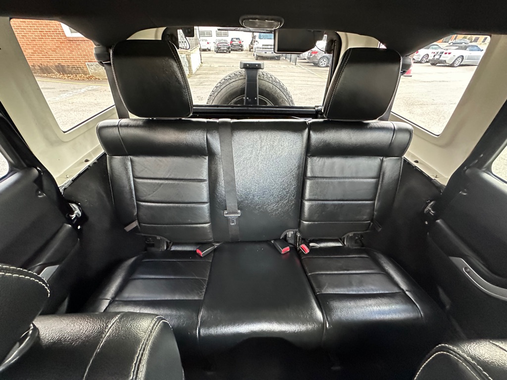 Photo 17 of this JEEP WRANGLER UNLIMI
