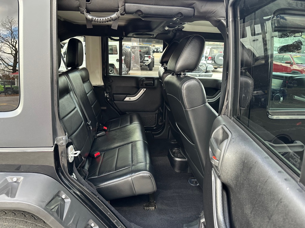 Photo 14 of this JEEP WRANGLER UNLIMI