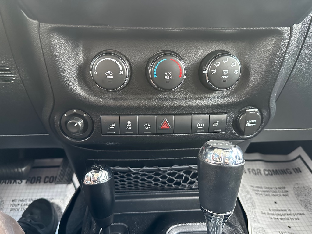 Photo 22 of this JEEP WRANGLER UNLIMI