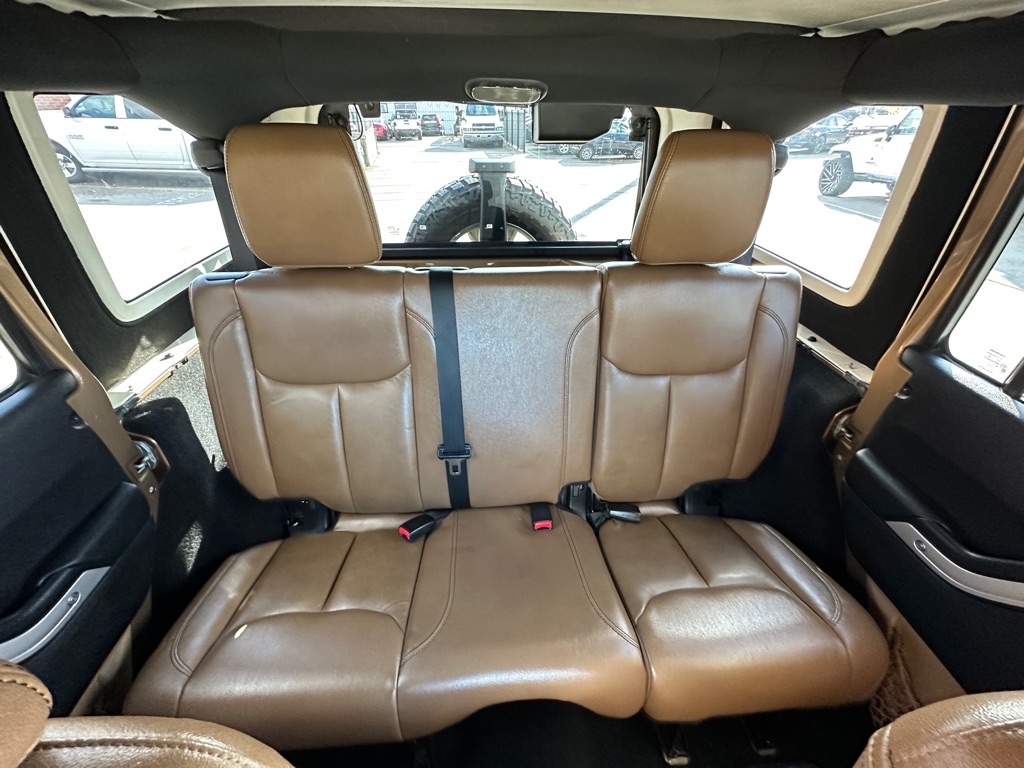 Photo 17 of this JEEP WRANGLER UNLIMI