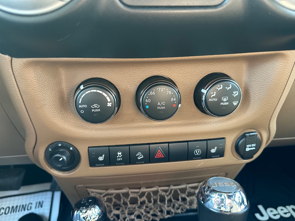 Photo 23 of this JEEP WRANGLER UNLIMI