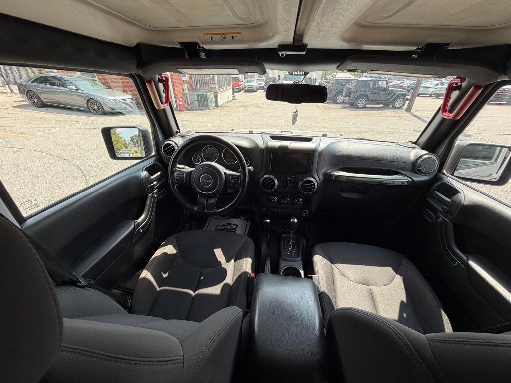 Photo 19 of this JEEP WRANGLER UNLIMI
