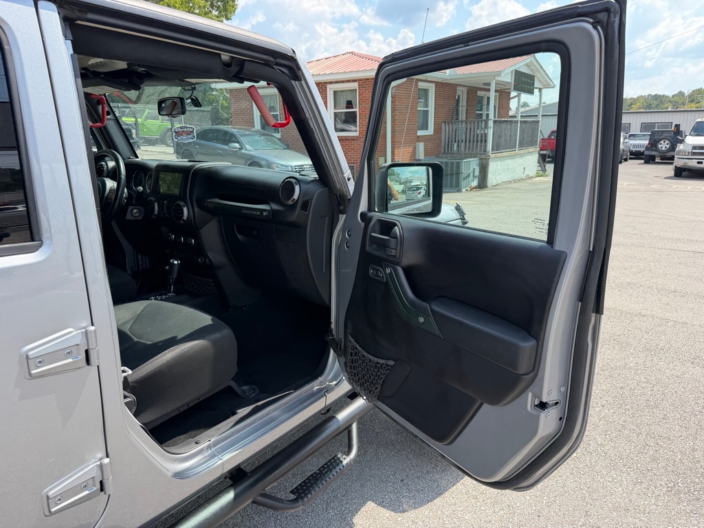Photo 15 of this JEEP WRANGLER UNLIMI