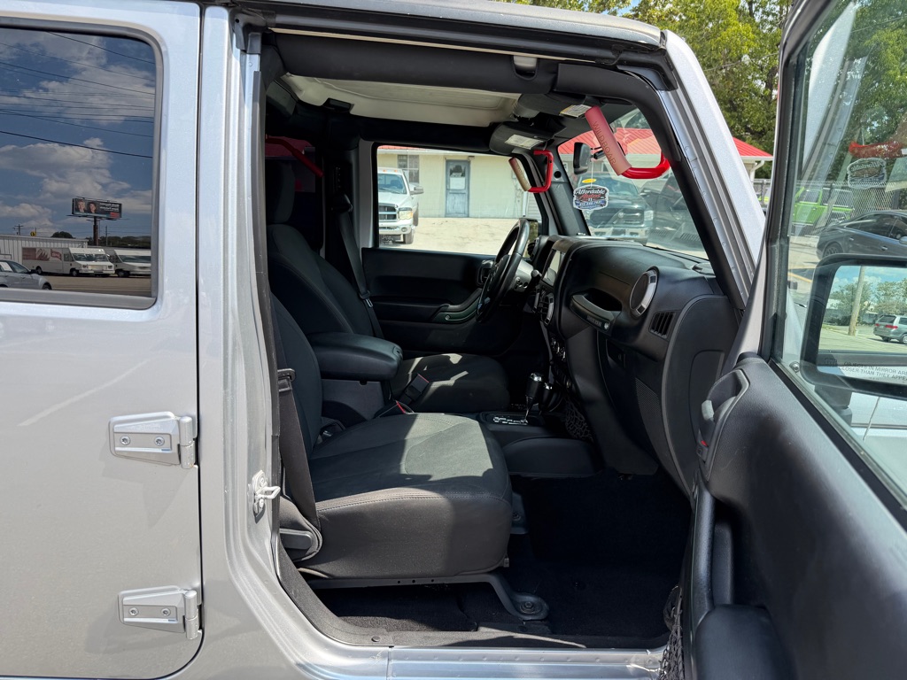 Photo 16 of this JEEP WRANGLER UNLIMI