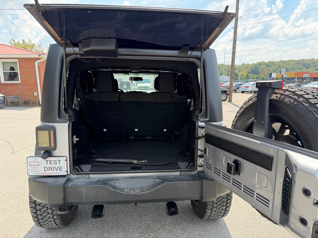 Photo 17 of this JEEP WRANGLER UNLIMI