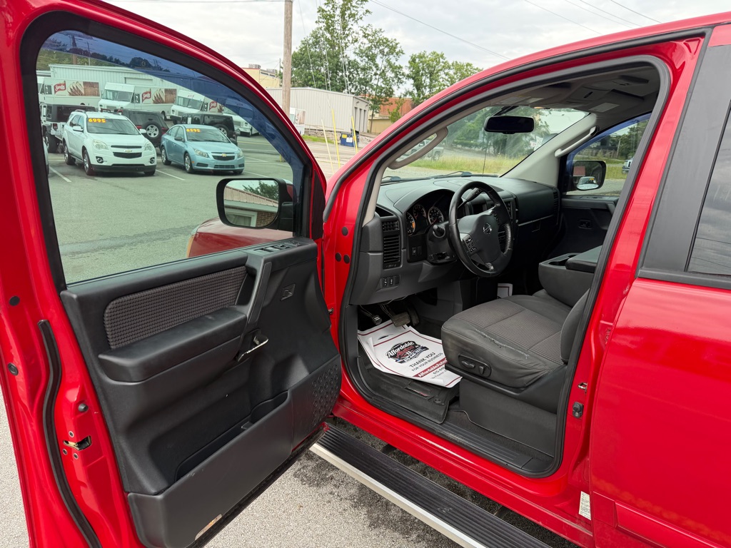 Photo 9 of this NISSAN TITAN