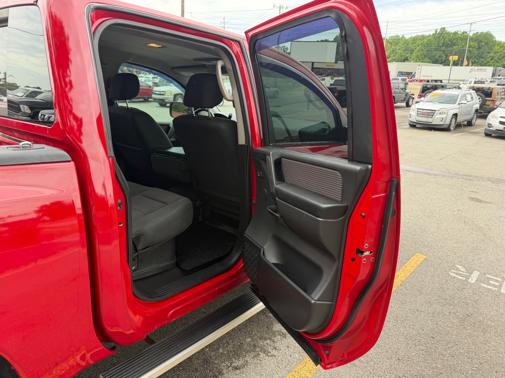 Photo 13 of this NISSAN TITAN