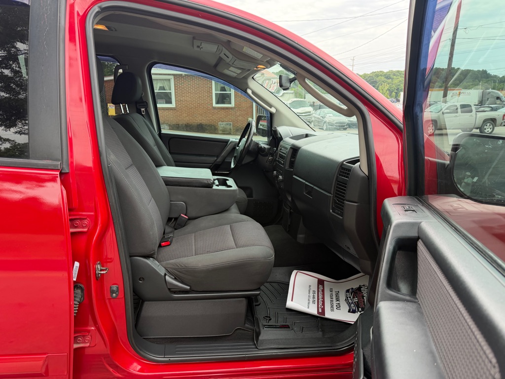 Photo 16 of this NISSAN TITAN