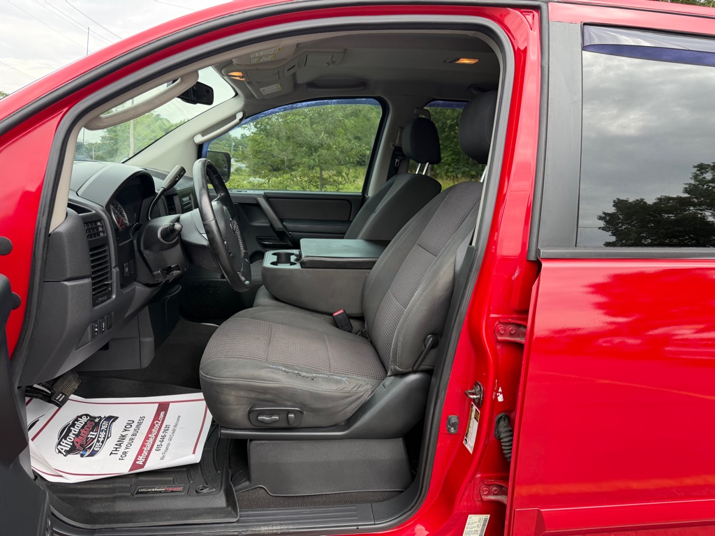 Photo 10 of this NISSAN TITAN