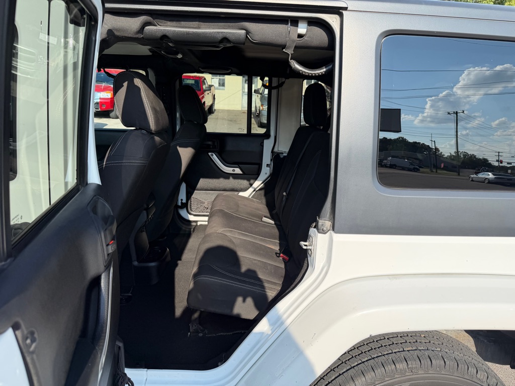 Photo 12 of this JEEP WRANGLER UNLIMI