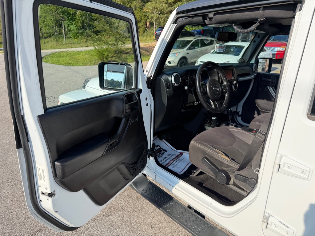 Photo 9 of this JEEP WRANGLER UNLIMI
