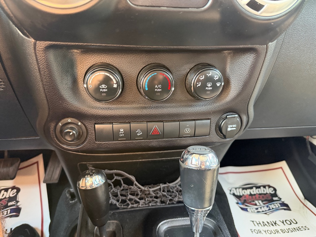 Photo 20 of this JEEP WRANGLER UNLIMI