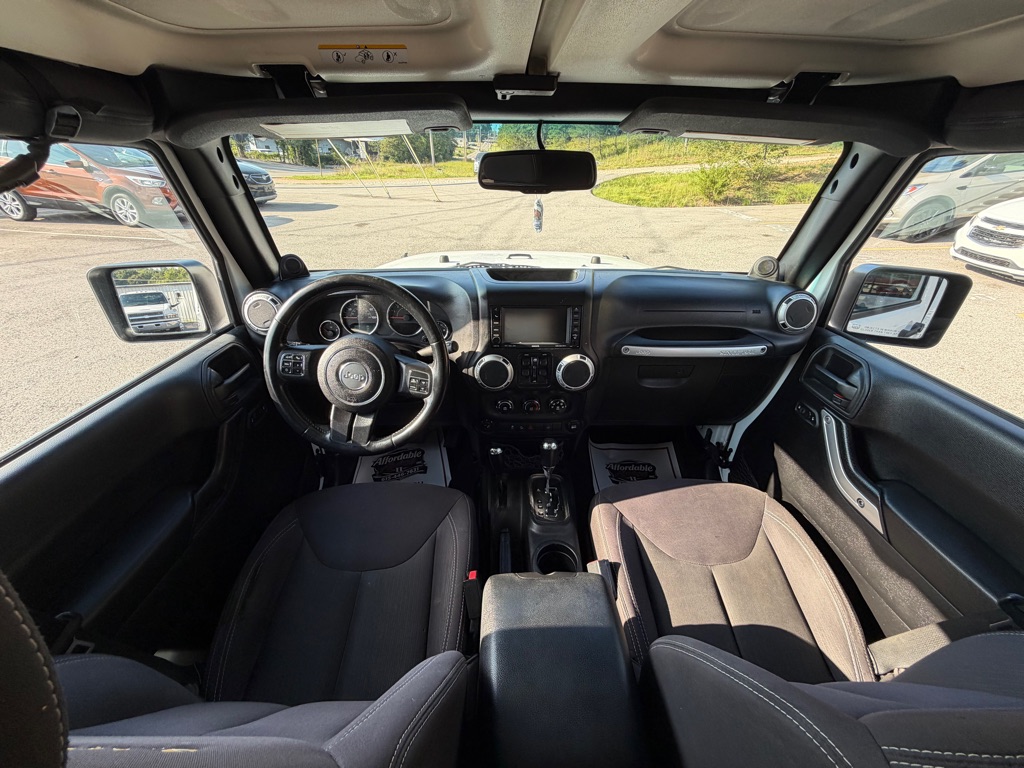 Photo 16 of this JEEP WRANGLER UNLIMI