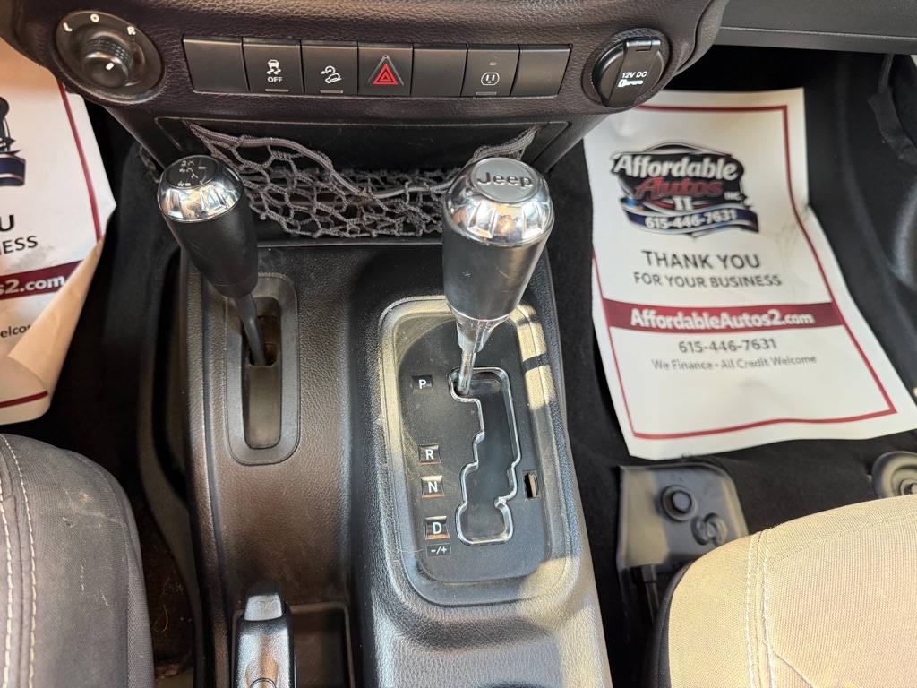 Photo 19 of this JEEP WRANGLER UNLIMI