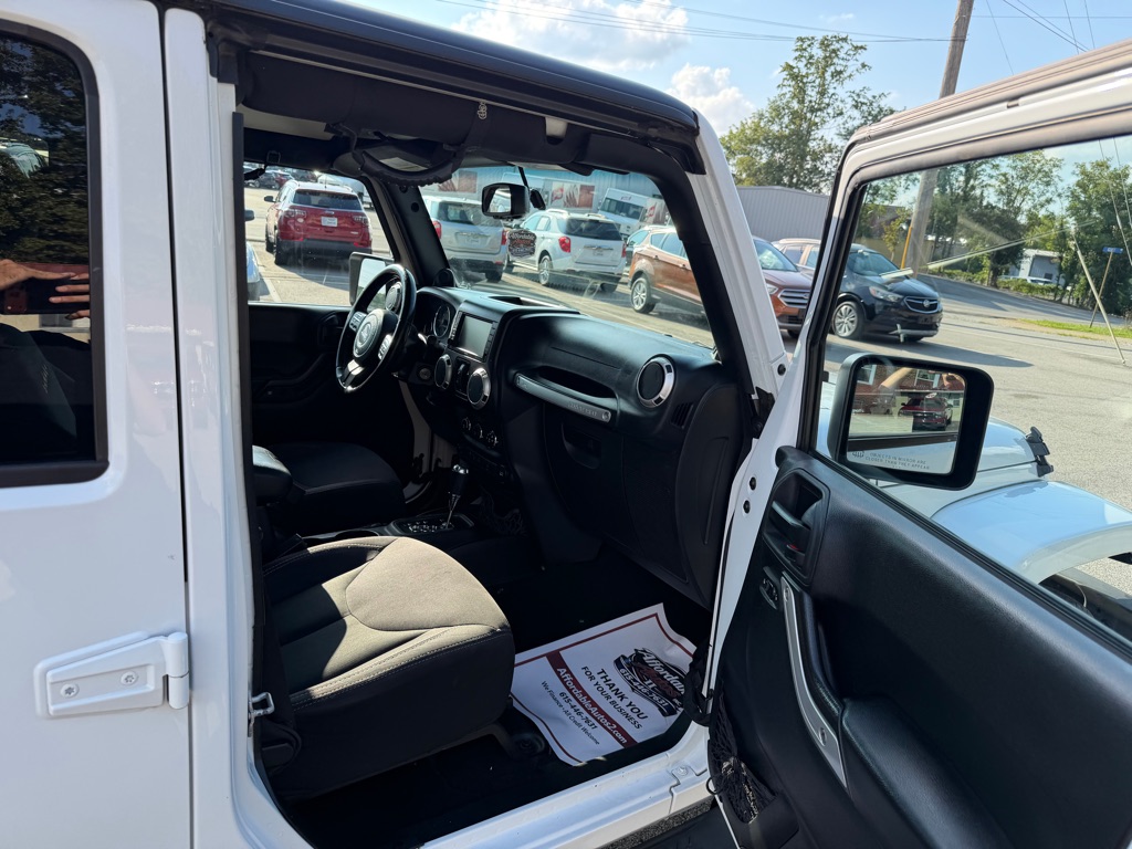 Photo 15 of this JEEP WRANGLER UNLIMI