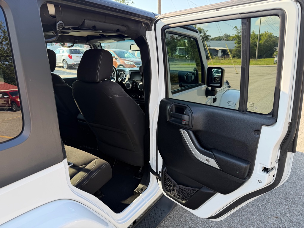 Photo 13 of this JEEP WRANGLER UNLIMI