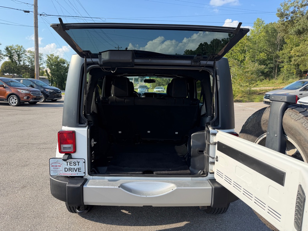 Photo 18 of this JEEP WRANGLER UNLIMI
