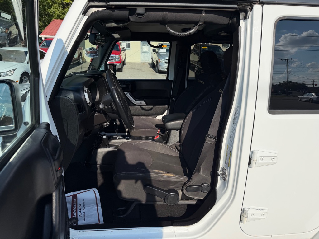 Photo 10 of this JEEP WRANGLER UNLIMI