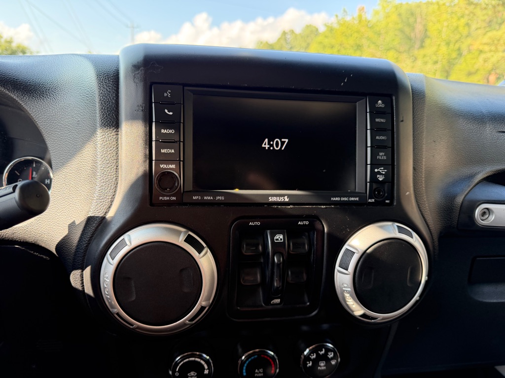 Photo 21 of this JEEP WRANGLER UNLIMI