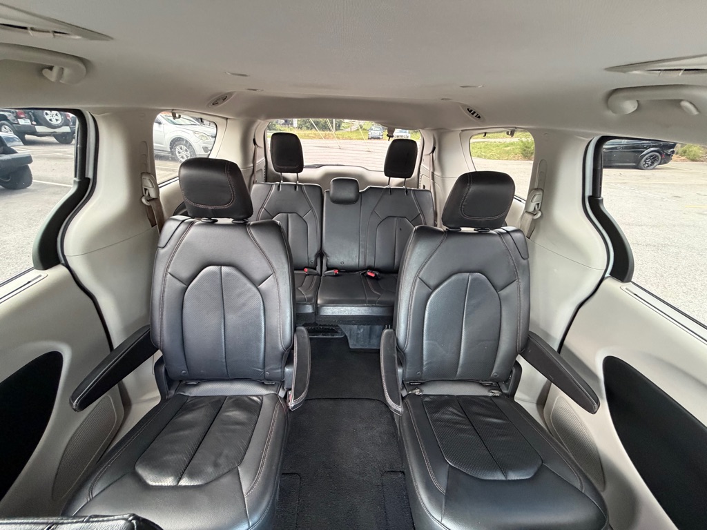 CHRYSLER PACIFICA 2018 CHRYSLER PACIFICA 2C4RC1BG0JR214184