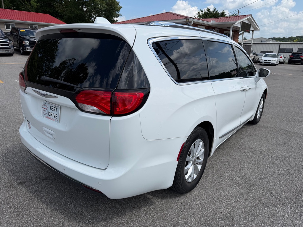 CHRYSLER PACIFICA 2018 CHRYSLER PACIFICA 2C4RC1BG0JR214184