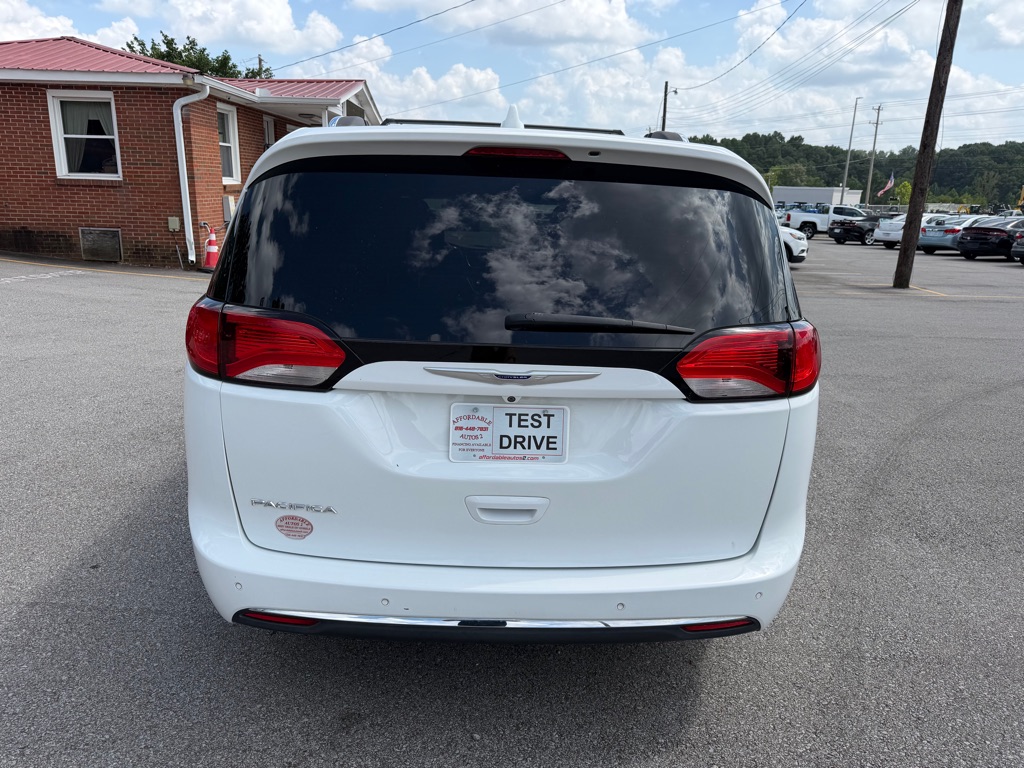 CHRYSLER PACIFICA 2018 CHRYSLER PACIFICA 2C4RC1BG0JR214184