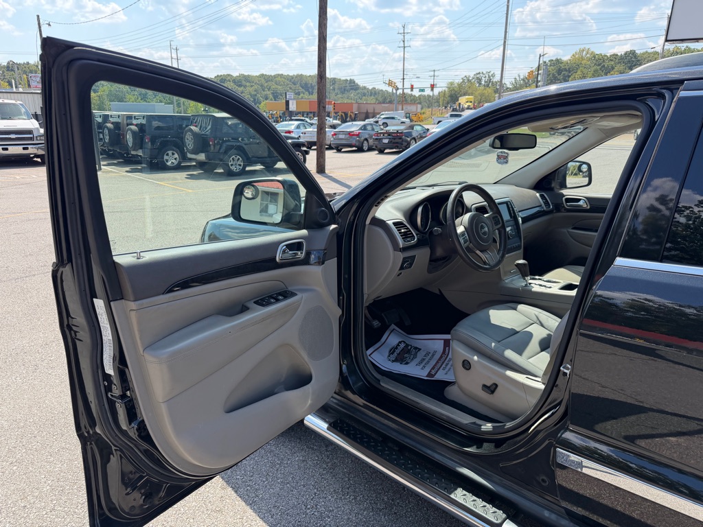 Photo 9 of this JEEP GRAND CHEROKEE