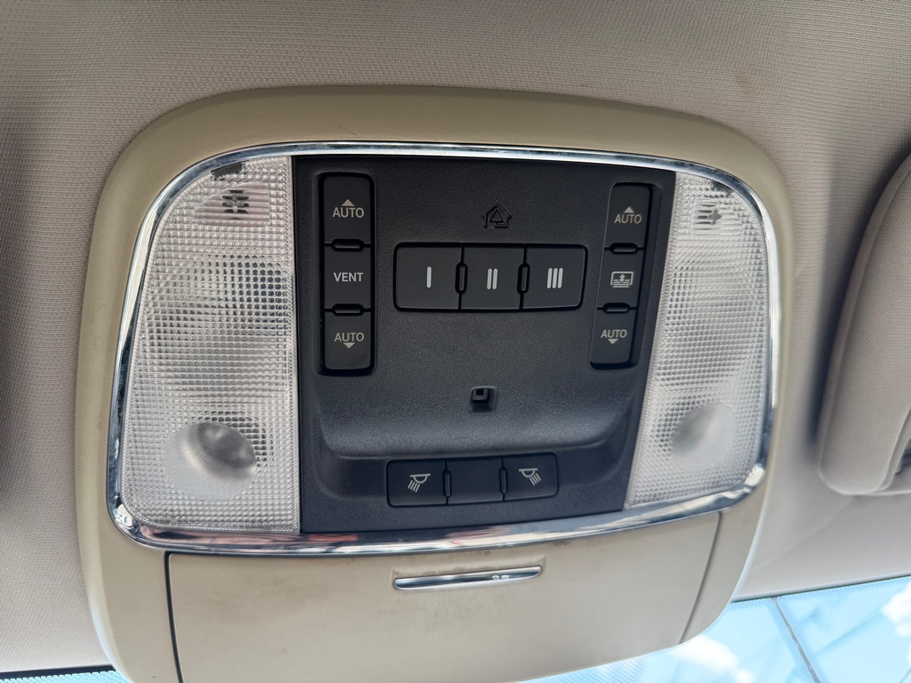 Photo 20 of this JEEP GRAND CHEROKEE