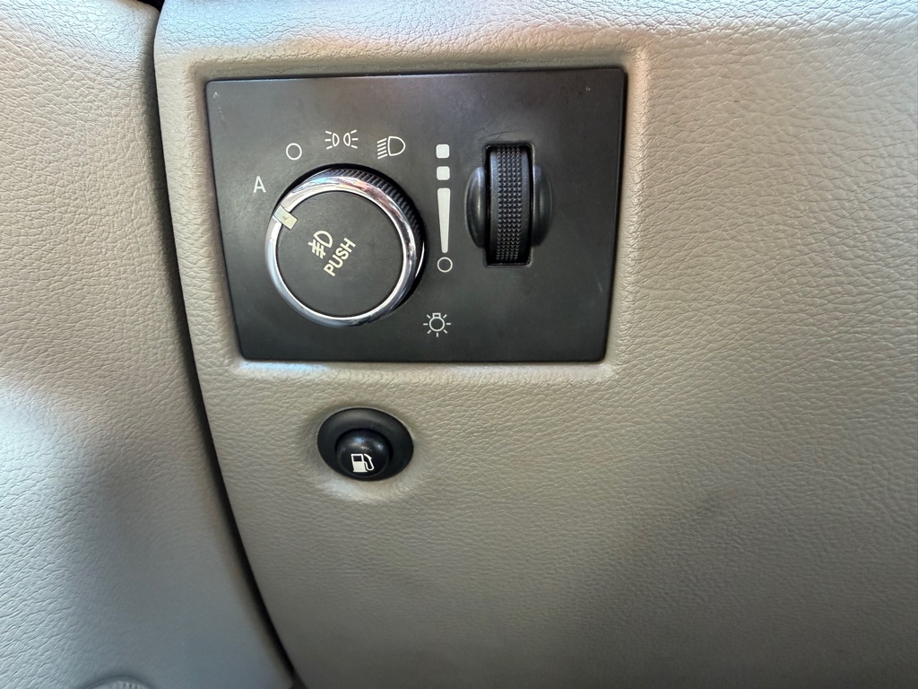 Photo 22 of this JEEP GRAND CHEROKEE