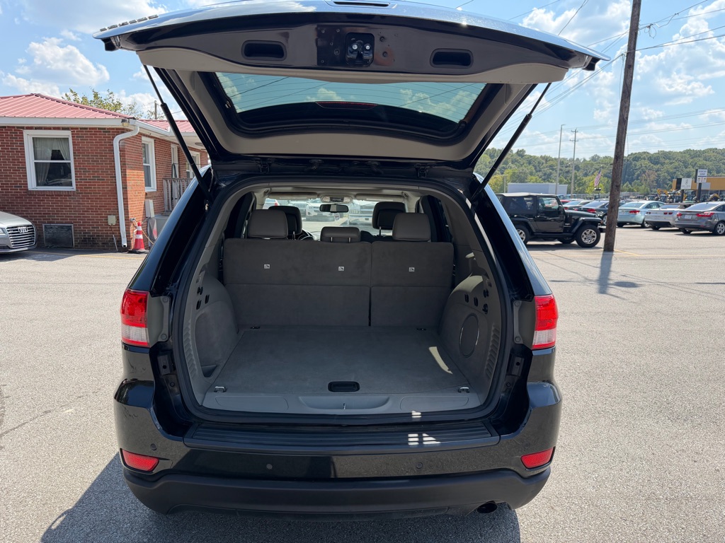 Photo 19 of this JEEP GRAND CHEROKEE