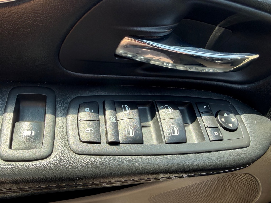Photo 25 of this DODGE GRAND CARAVAN