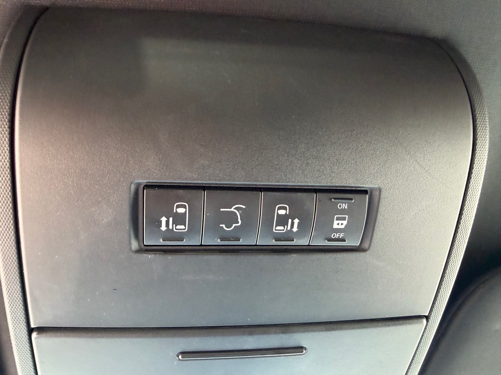 Photo 24 of this DODGE GRAND CARAVAN