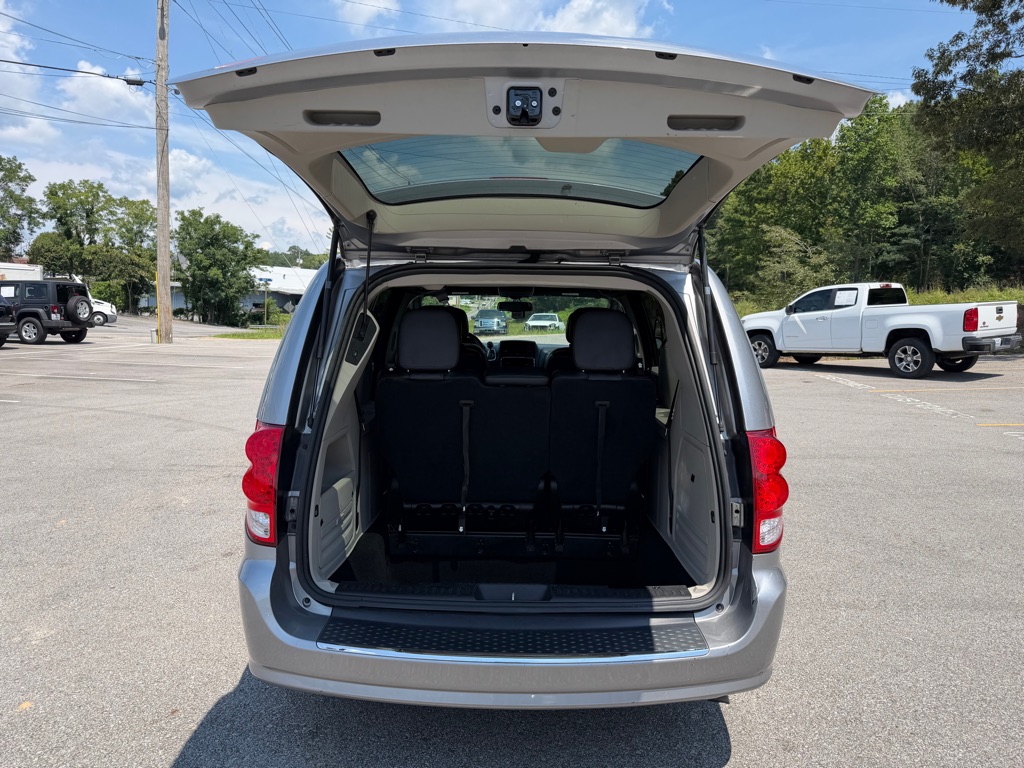 Photo 18 of this DODGE GRAND CARAVAN