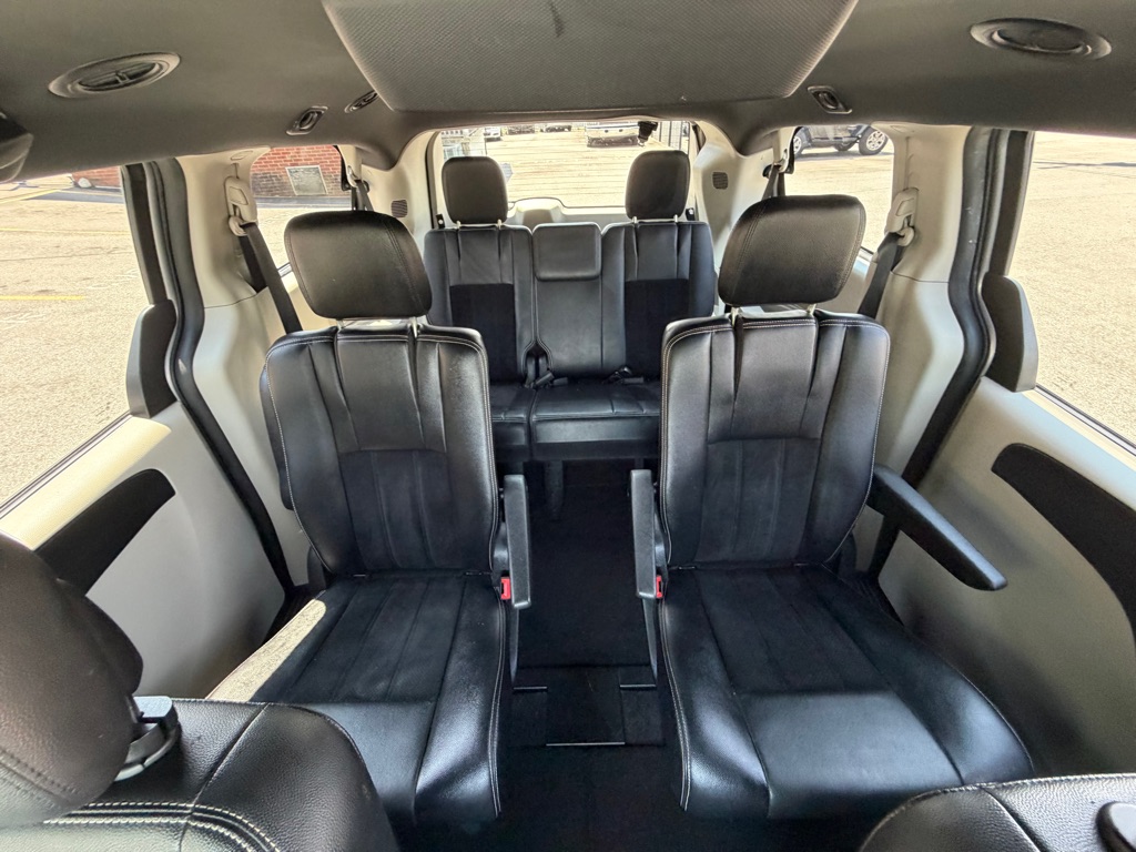 Photo 13 of this DODGE GRAND CARAVAN