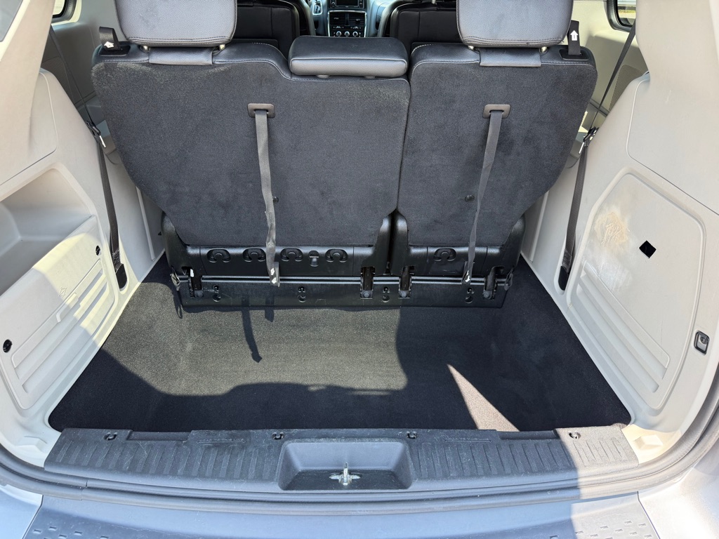 Photo 19 of this DODGE GRAND CARAVAN