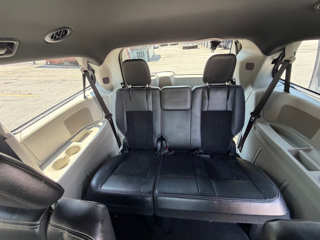 Photo 12 of this DODGE GRAND CARAVAN