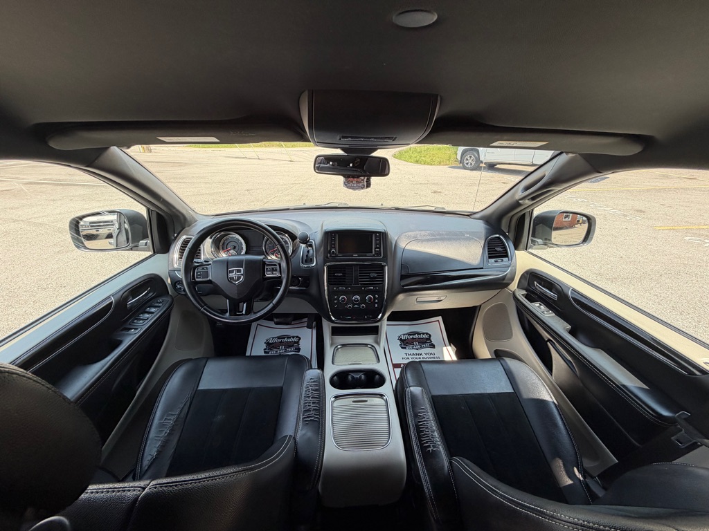 Photo 14 of this DODGE GRAND CARAVAN