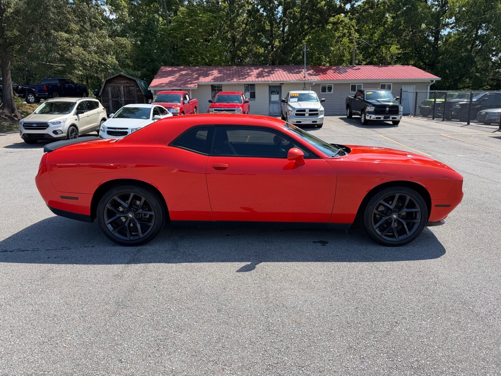 Photo 4 of this DODGE CHALLENGER
