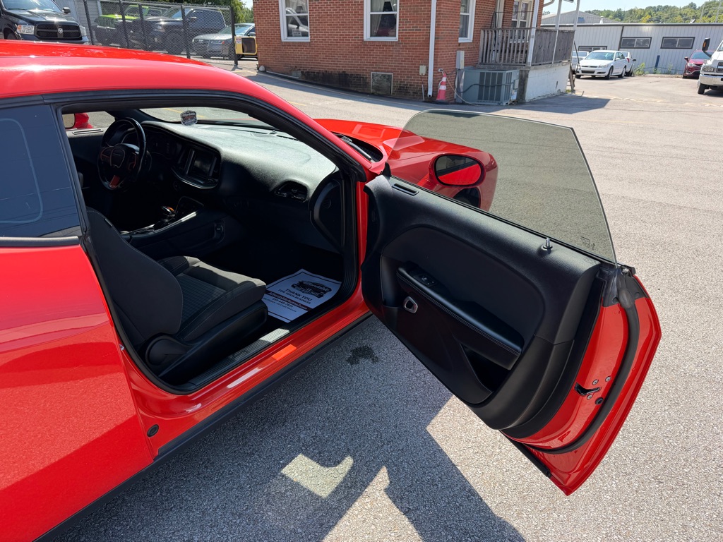 Photo 11 of this DODGE CHALLENGER