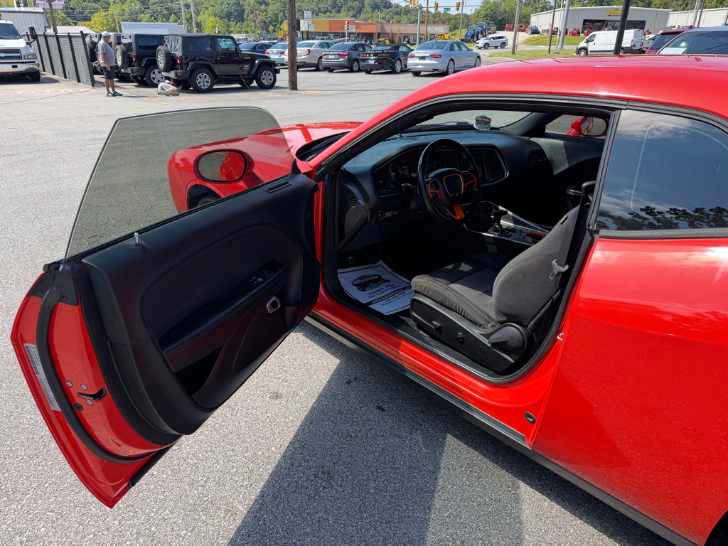 Photo 9 of this DODGE CHALLENGER