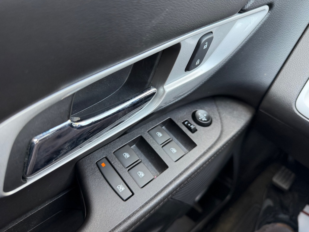 Photo 25 of this GMC TERRAIN