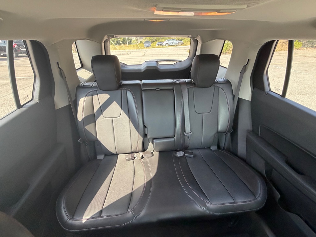 Photo 19 of this GMC TERRAIN