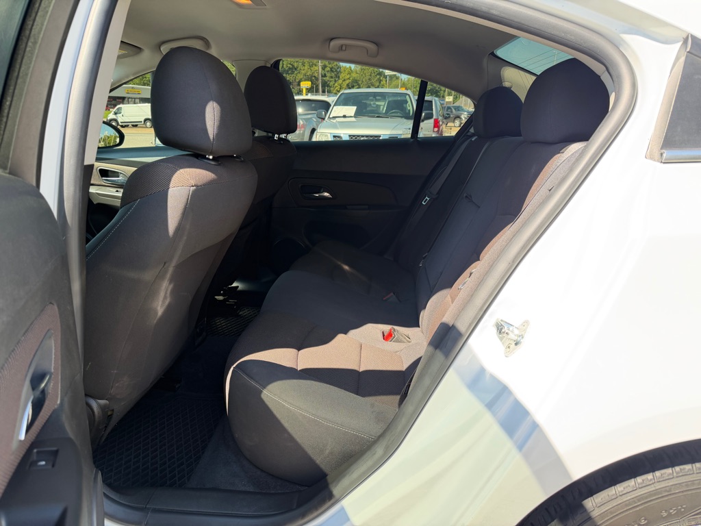 Photo 12 of this CHEVROLET CRUZE LIMITED