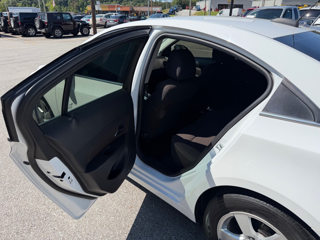 Photo 11 of this CHEVROLET CRUZE LIMITED