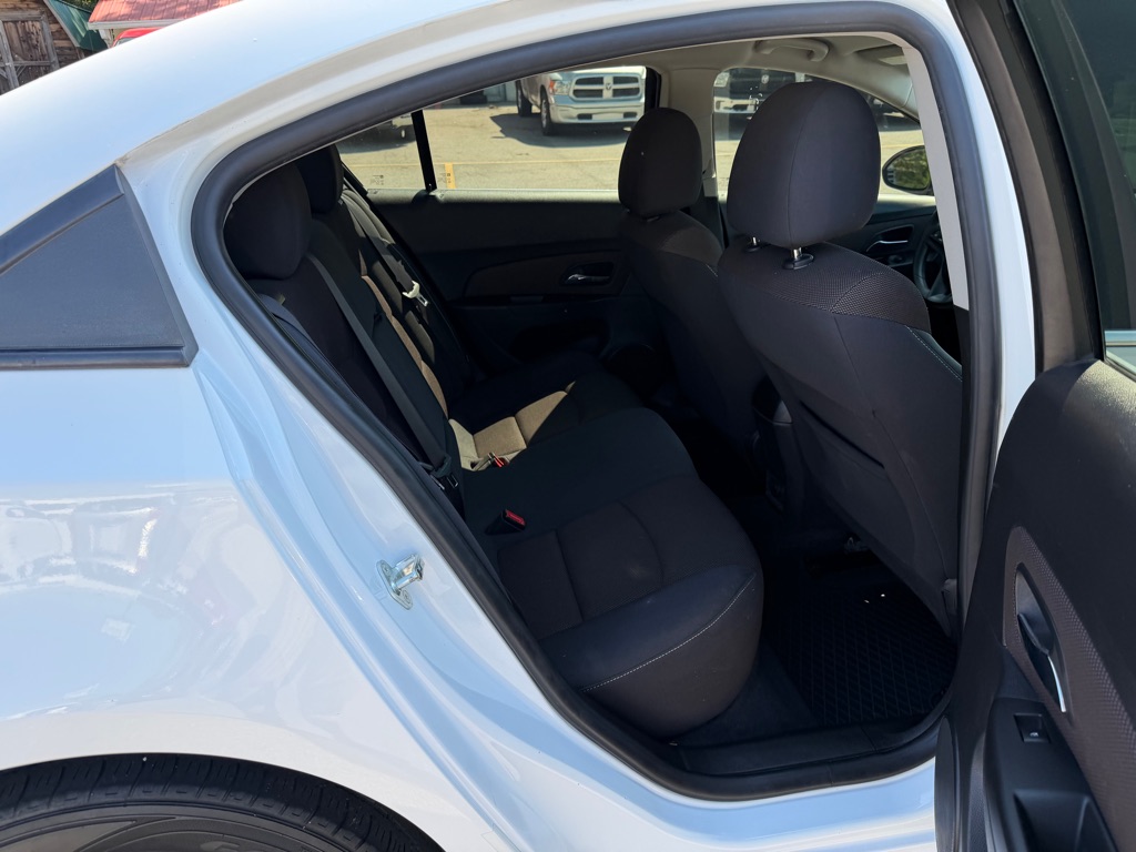 Photo 14 of this CHEVROLET CRUZE LIMITED