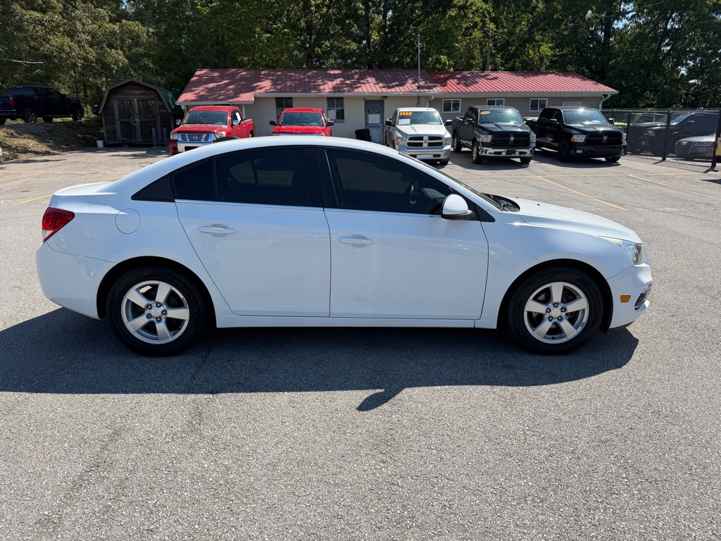 Photo 4 of this CHEVROLET CRUZE LIMITED