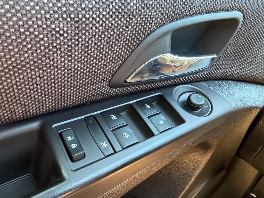 Photo 24 of this CHEVROLET CRUZE LIMITED