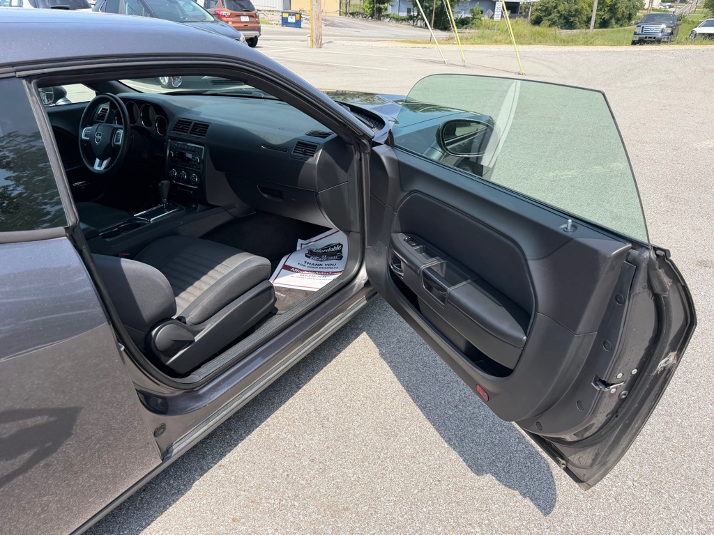 Photo 10 of this DODGE CHALLENGER