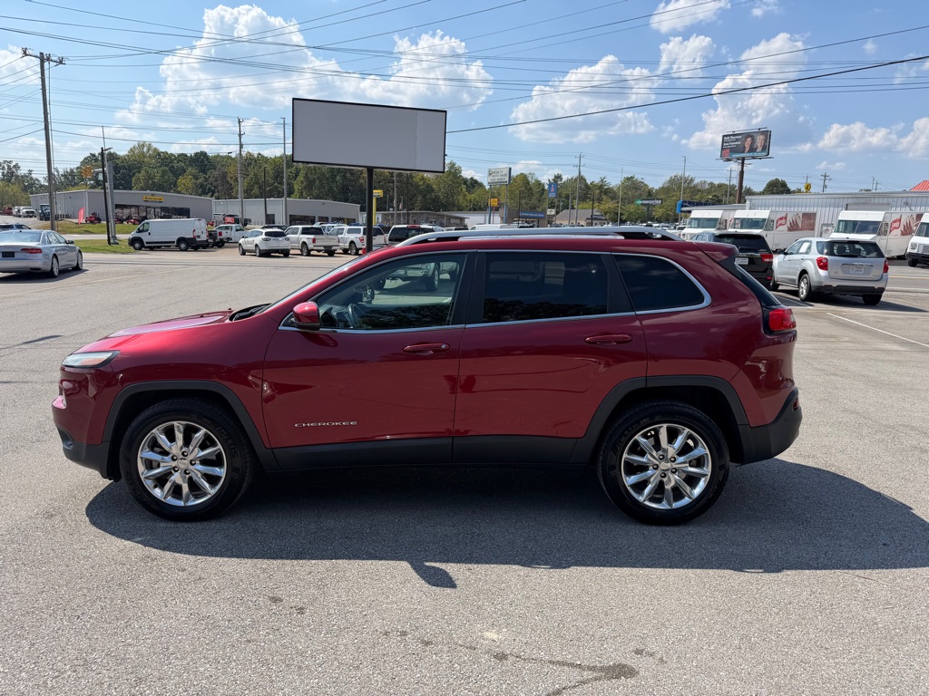 Photo 8 of this JEEP CHEROKEE