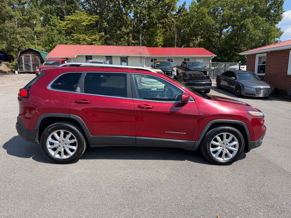 Photo 4 of this JEEP CHEROKEE